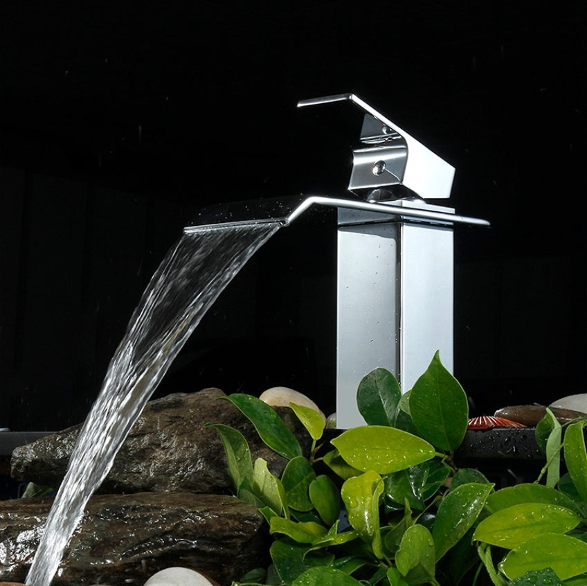 Robinet Salle de Bain Cascade Mitigeur Salle de Bain Chromé Robinet de Lavabo en Laiton Forme Carré Conception Classique