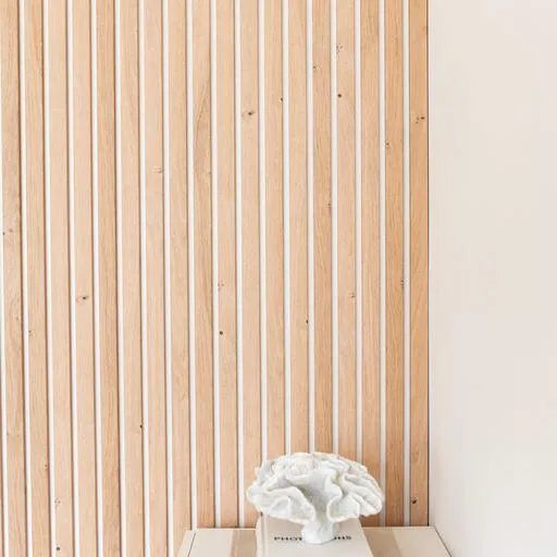 Panneaux Tasseaux MDF finition bois chêne naturel, fond blanc, 250X28.7X2.0cm