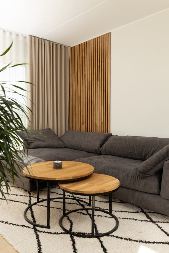 Lot de 2 panneaux à tasseau acoustique en bois - Finition chêne naturel avec support en feutre noir - Dimensions : 2400 x 600 mm - Lattes de 40 mm