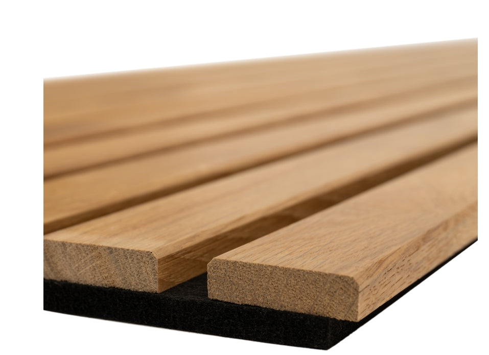 Lot de 2 panneaux à tasseau acoustique en bois - Finition chêne naturel avec support en feutre noir - Dimensions : 2400 x 600 mm - Lattes de 40 mm
