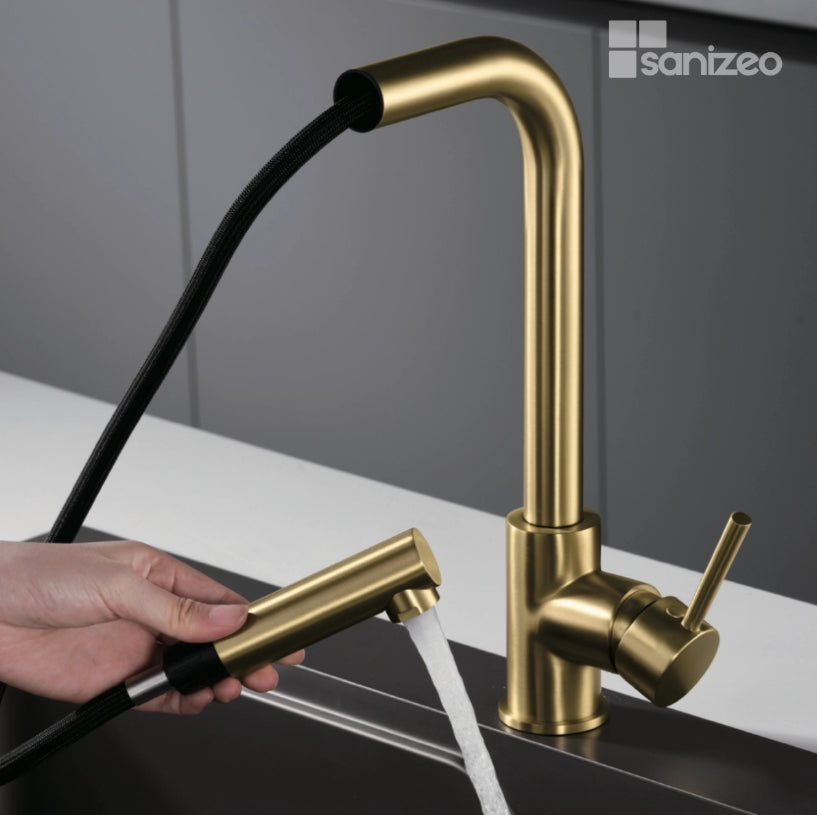 Robinet mitigeur de cuisine design avec douchette extractible, finition or brossé, bec pivotant à 180°, installation facile, style moderne et épuré, modèle MALTA by SANIZÉO.
