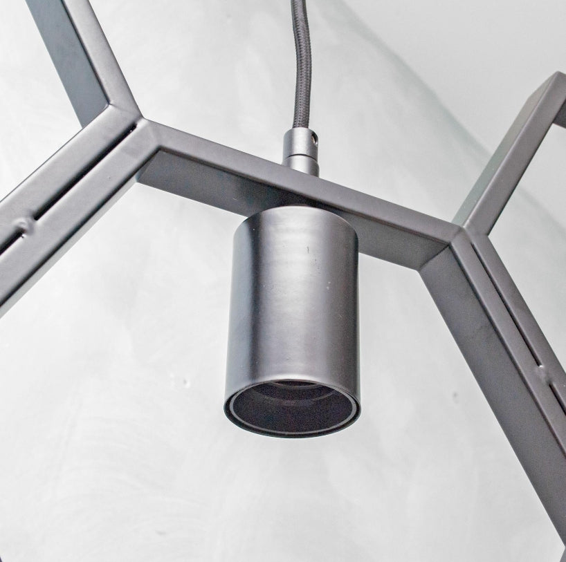 lampe de plafond à suspension design triangulaire LED E27, style moderne et épuré, idéale pour salon ou bureau, 230V.